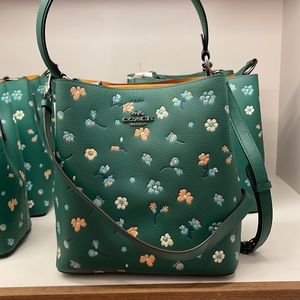 Coach c8214 Town Bucket Bag With Mystical Floral Print Green Multi